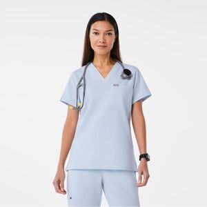 Limited edition Figs Women’s Scrub Set (Top and bottom) Small petite